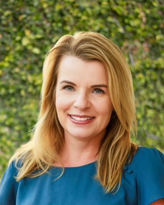 Portrait of Holly Leighton
