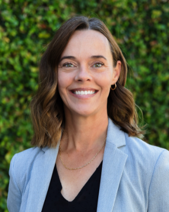 Portrait of Julie Neiggemann, RN